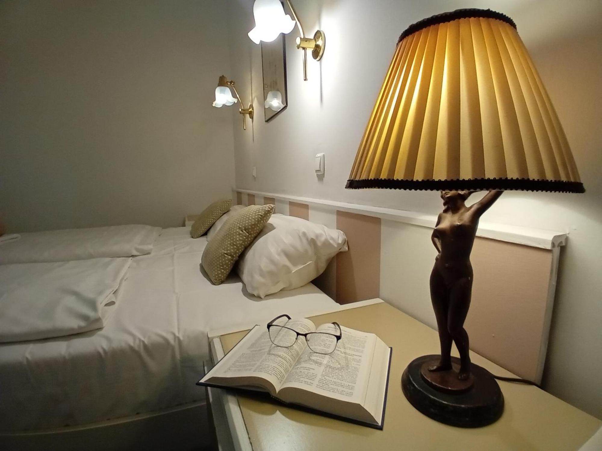 Senator Haz Hotel Eger Ngoại thất bức ảnh