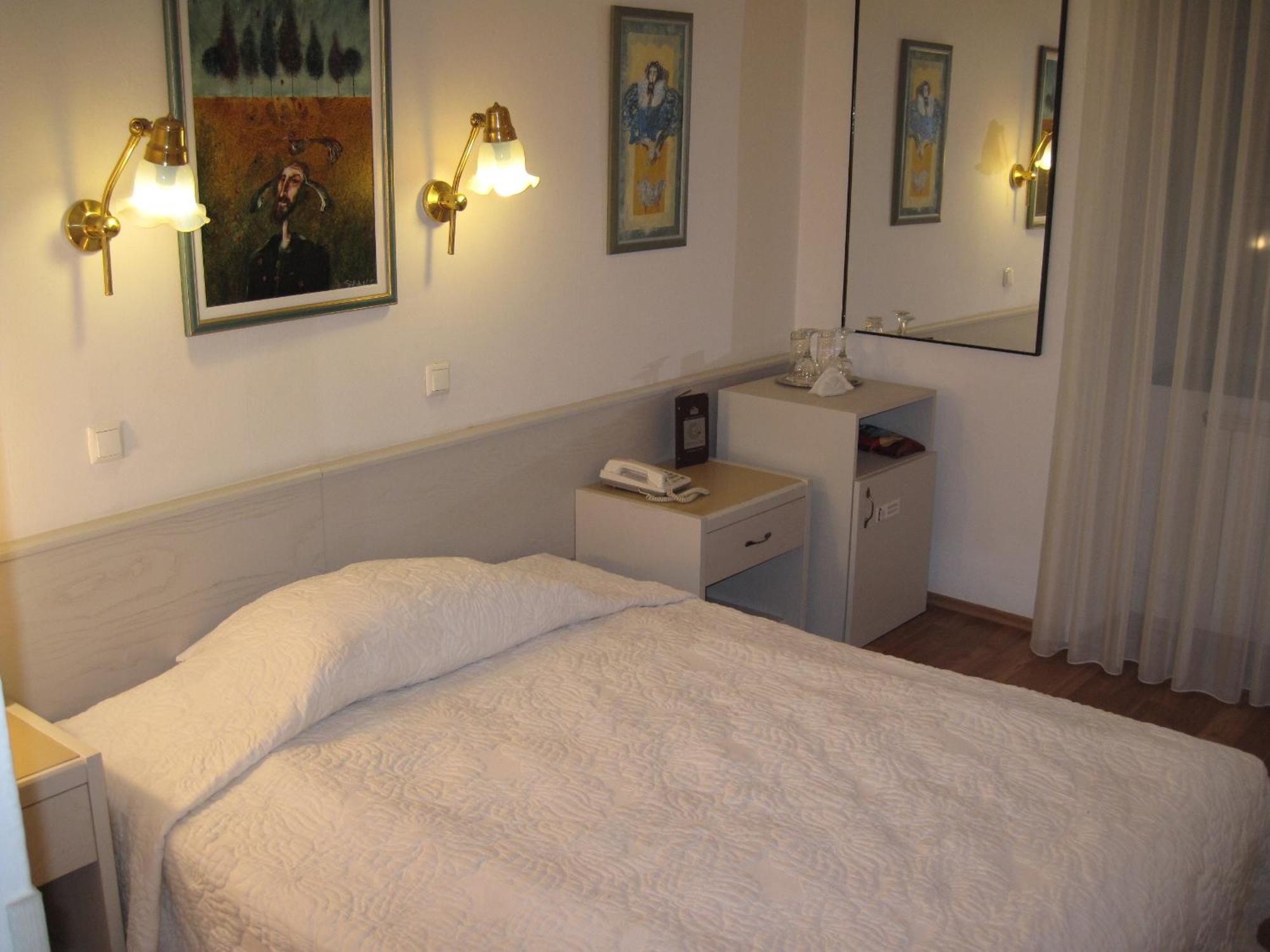 Senator Haz Hotel Eger Ngoại thất bức ảnh