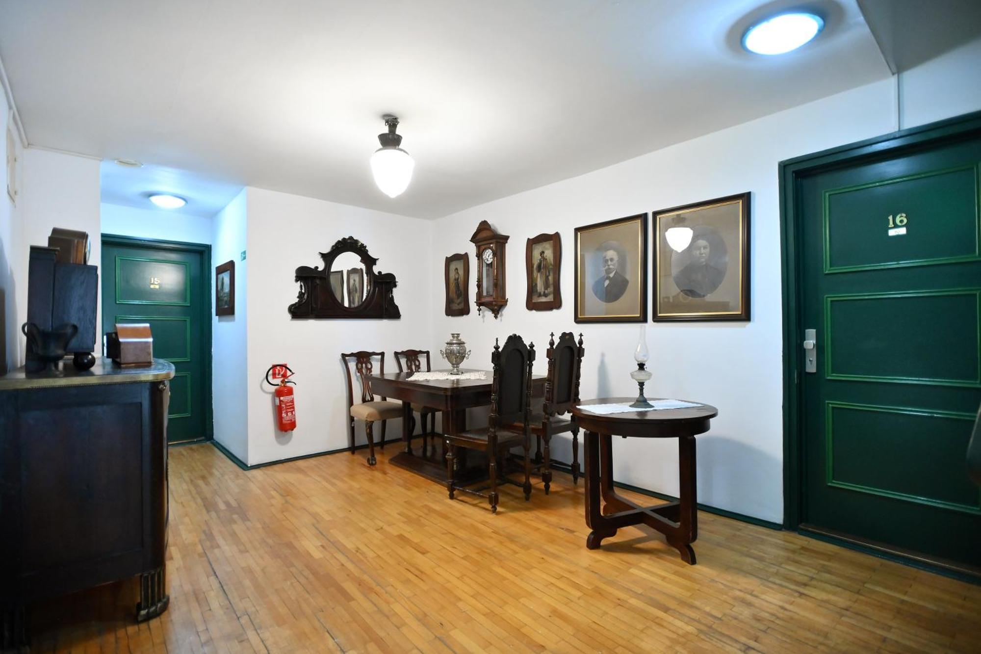 Senator Haz Hotel Eger Ngoại thất bức ảnh